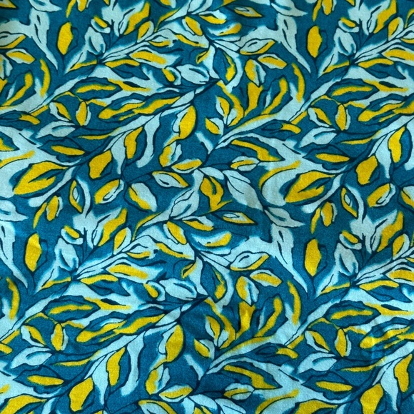 596. 5/$25 Danskin Women’s Blue & Yellow Built in bra Workout Top - Picture 2 of 7